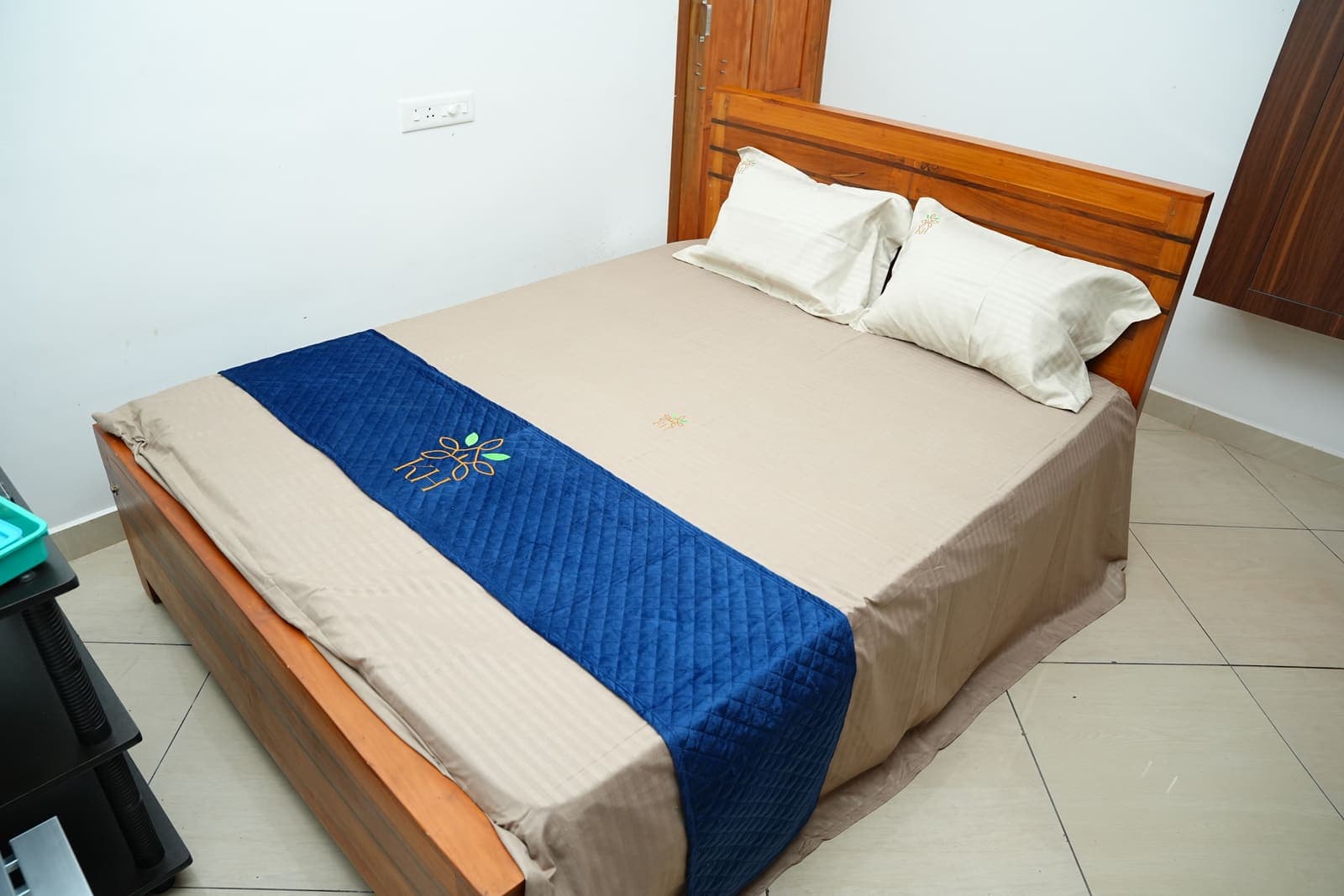 Classic Double Room interior, view 2 — Kaivalyam Homestay, Padichira, Wayanad
