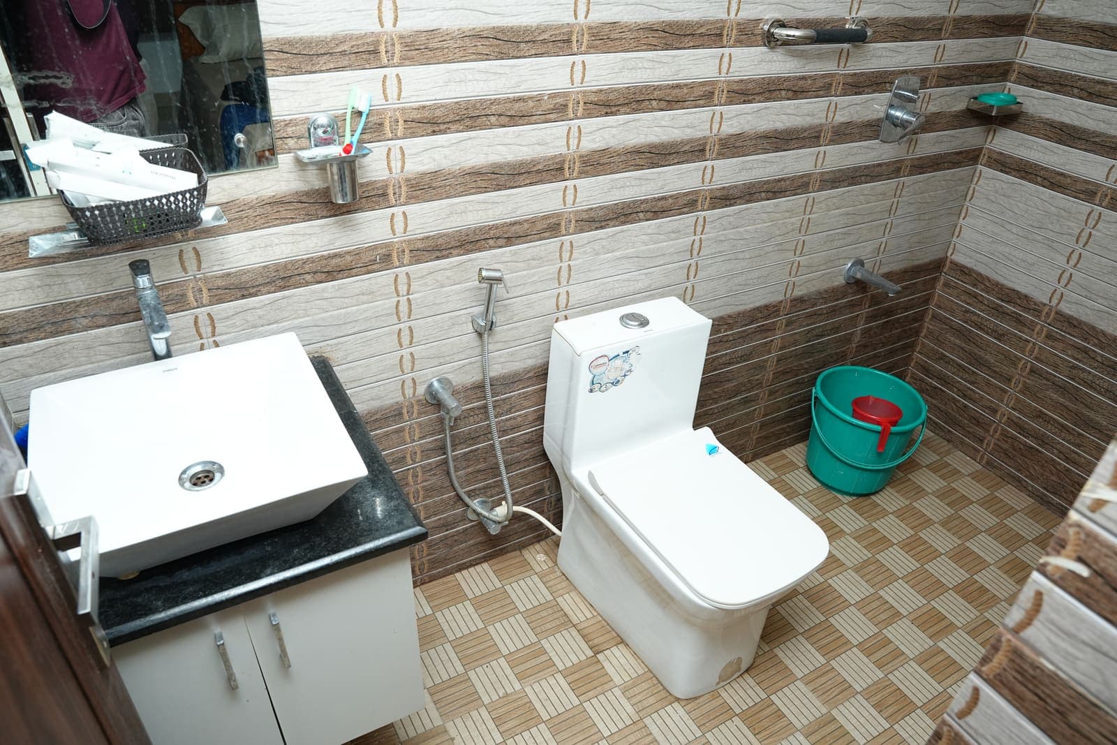 Classic Double Room interior, view 5 — Kaivalyam Homestay, Padichira, Wayanad